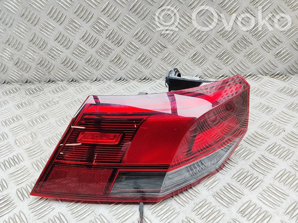 Volkswagen Golf VIII Lampa tylna 
