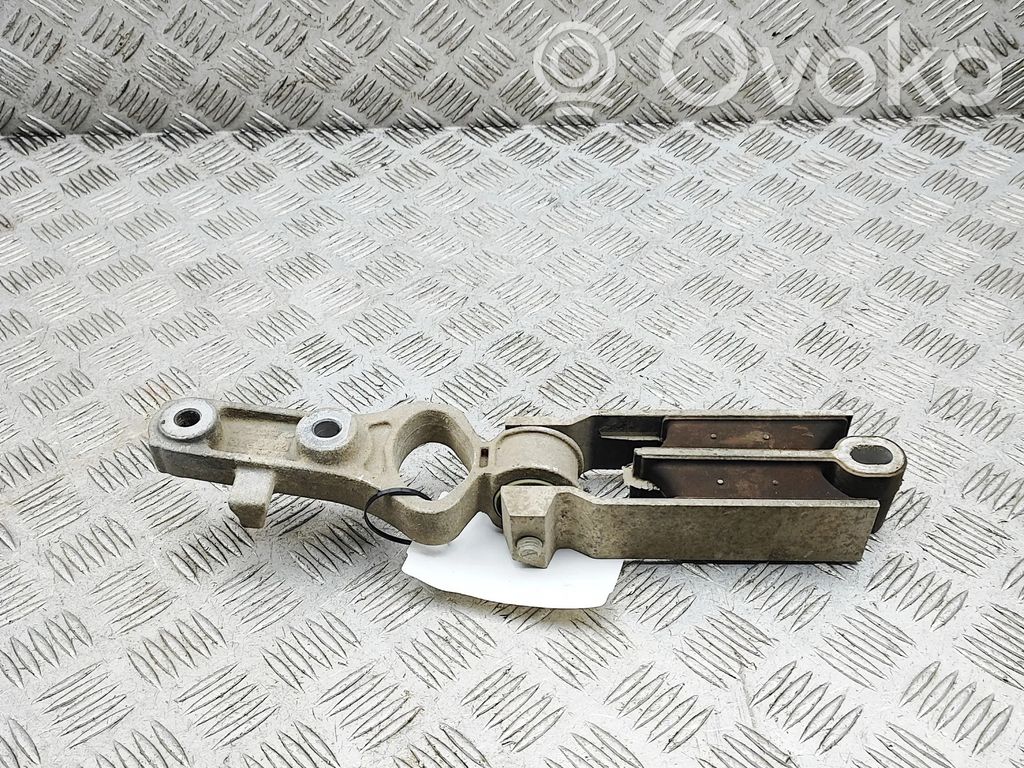 Volvo S60 Mocowanie / Uchwyt skrzyni biegów 