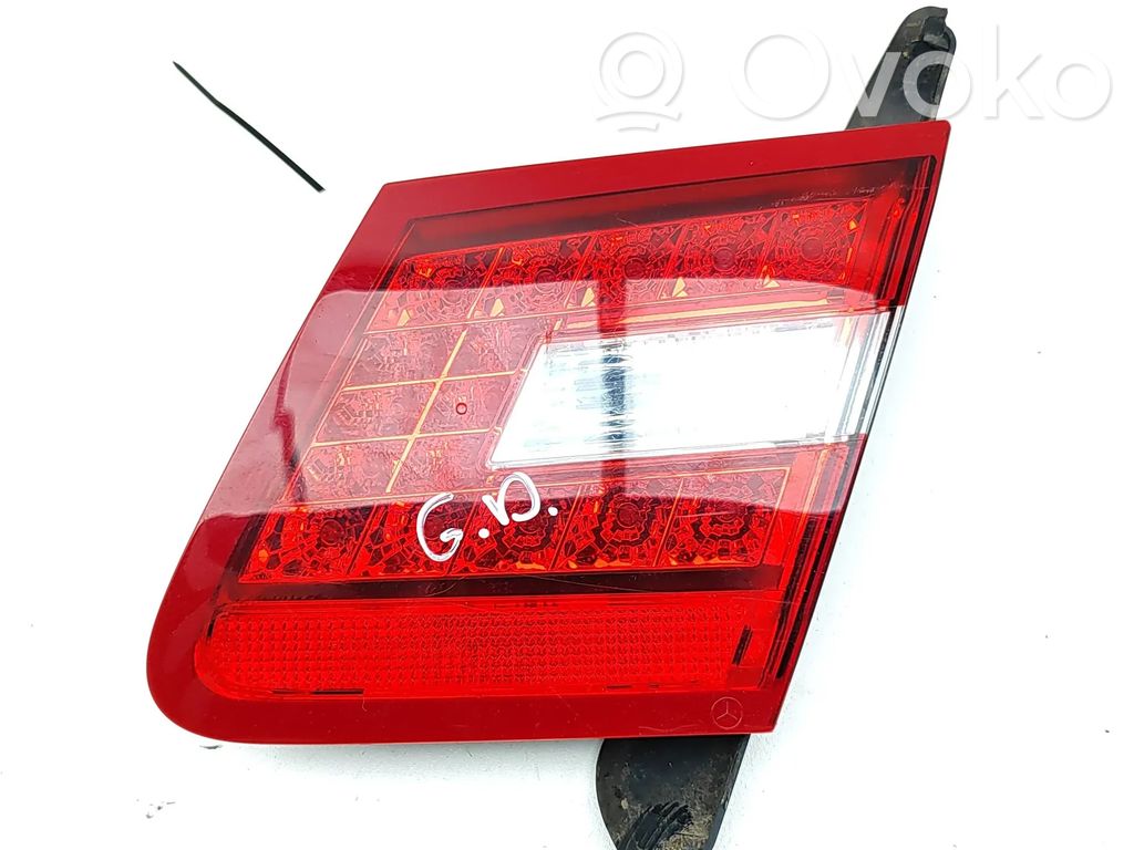 Mercedes-Benz E A207 Takaluukun takavalot 