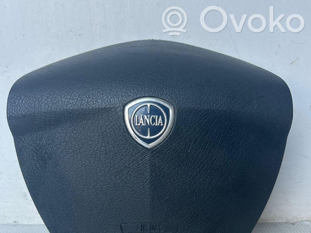 Lancia Ypsilon Steering wheel airbag 