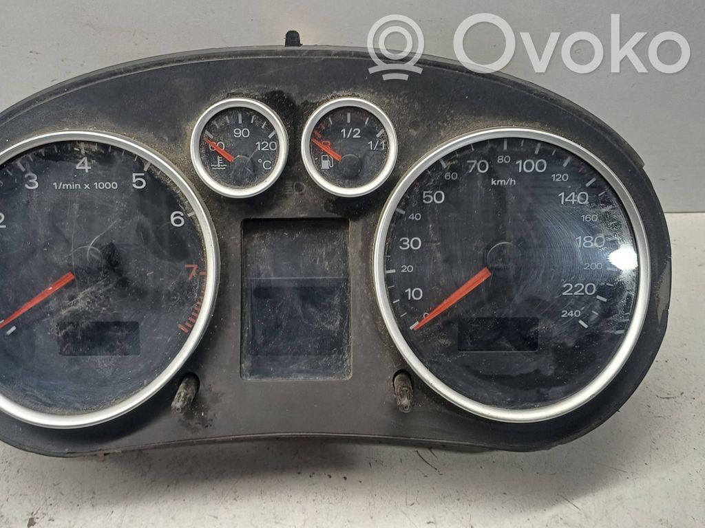 Audi A2 Speedometer (instrument cluster) 