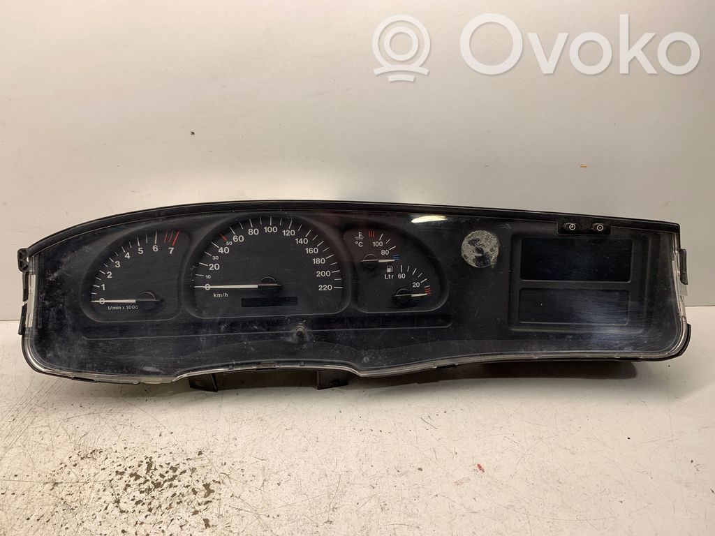 Opel Vectra B Spidometras (prietaisų skydelis) 