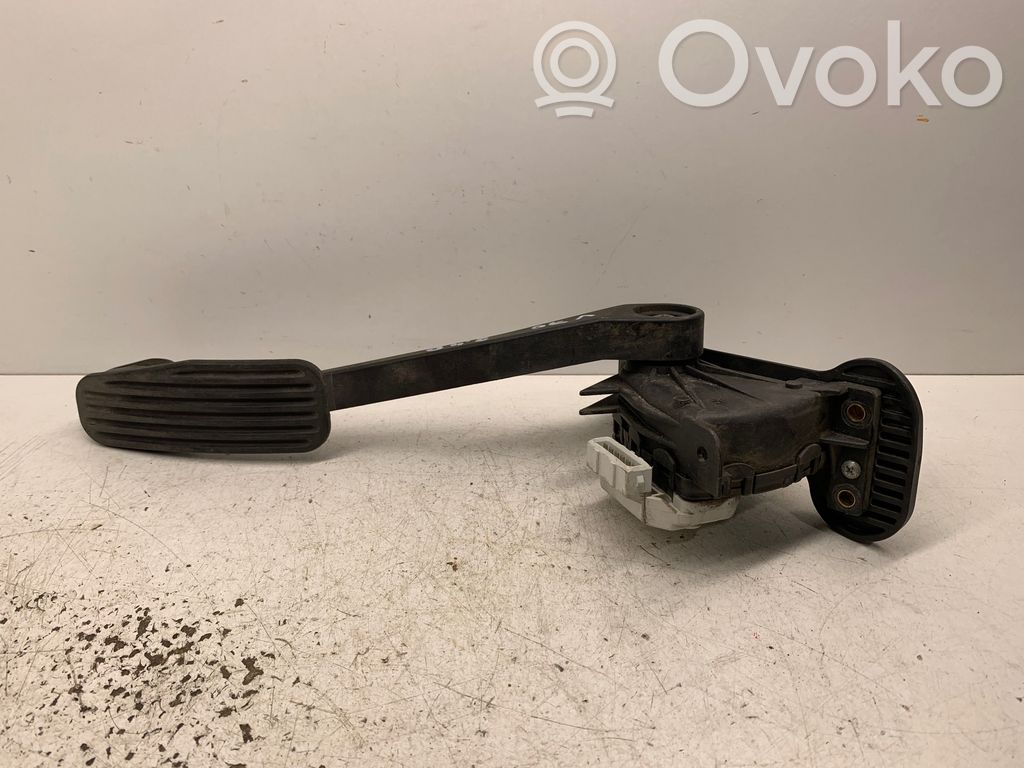 Volvo V70 Accelerator throttle pedal 