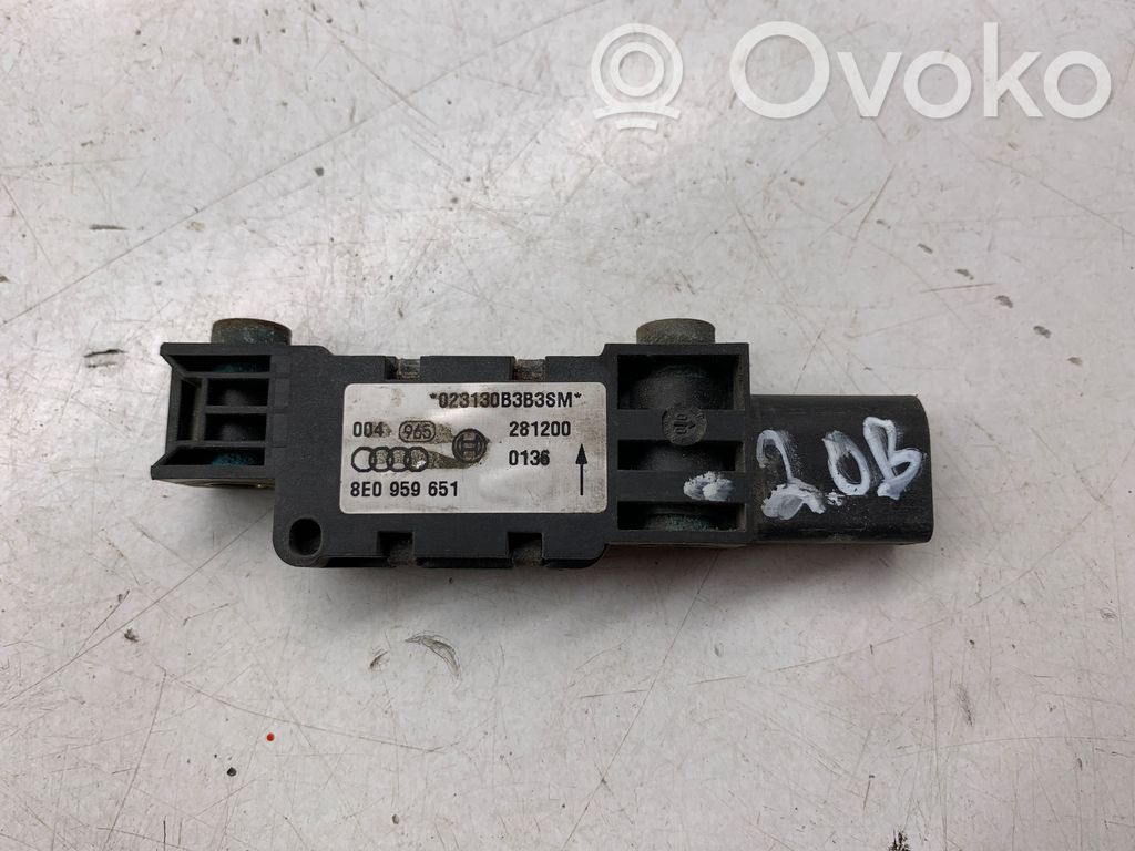 Audi A4 S4 B6 8E 8H Airbag deployment crash/impact sensor 