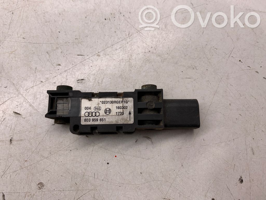Audi A4 S4 B6 8E 8H Airbag deployment crash/impact sensor 