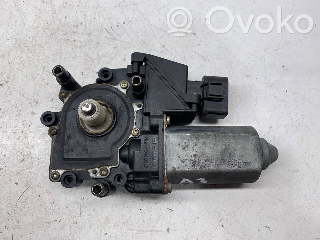 Audi A3 S3 8P Front door window regulator motor 