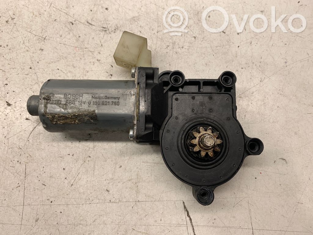 Silnik regulatora szyby drzwi przednich   0130821760