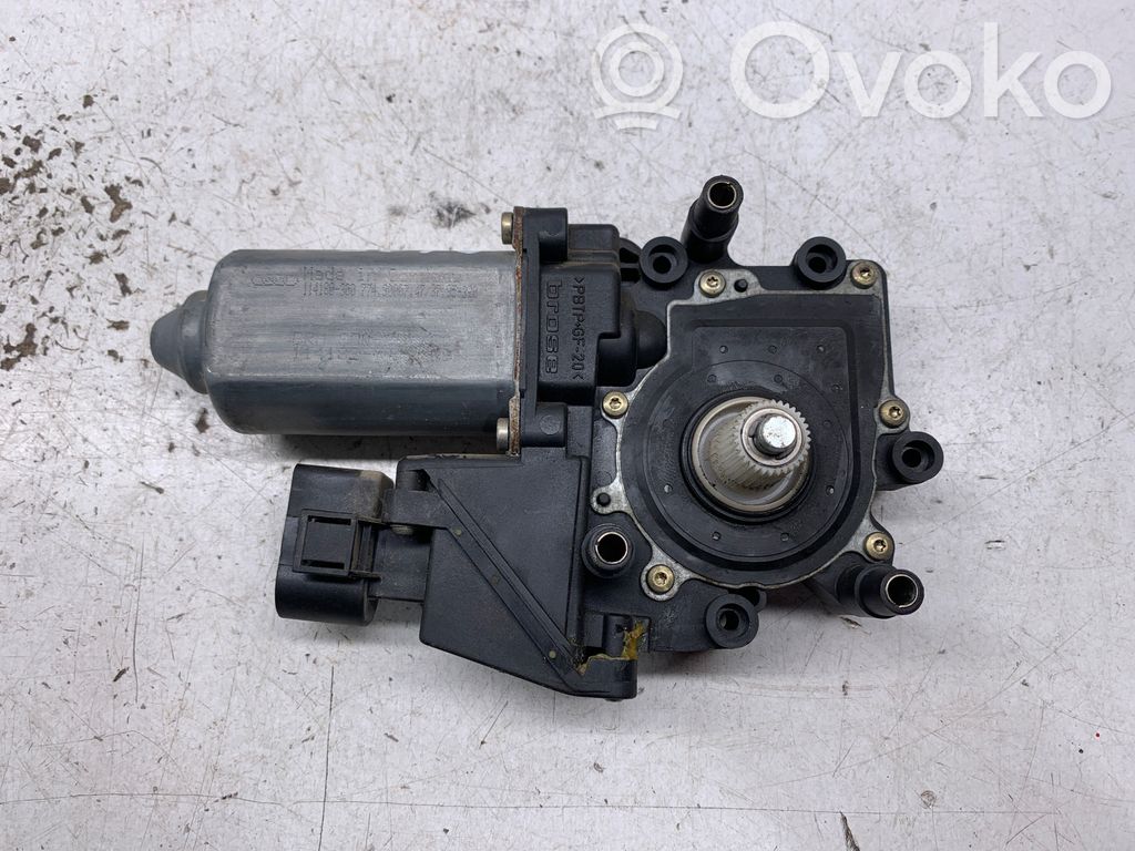 Silnik regulatora szyby drzwi przednich   114180300,8D0959802B,113846101,05071901