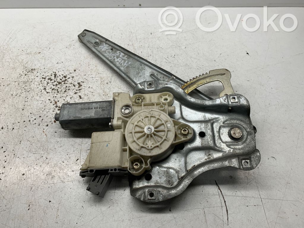 Toyota Avensis T250 Rear door window regulator with motor 