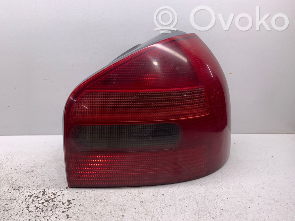 Audi A3 S3 8P Aizmugurējais lukturis virsbūvē 