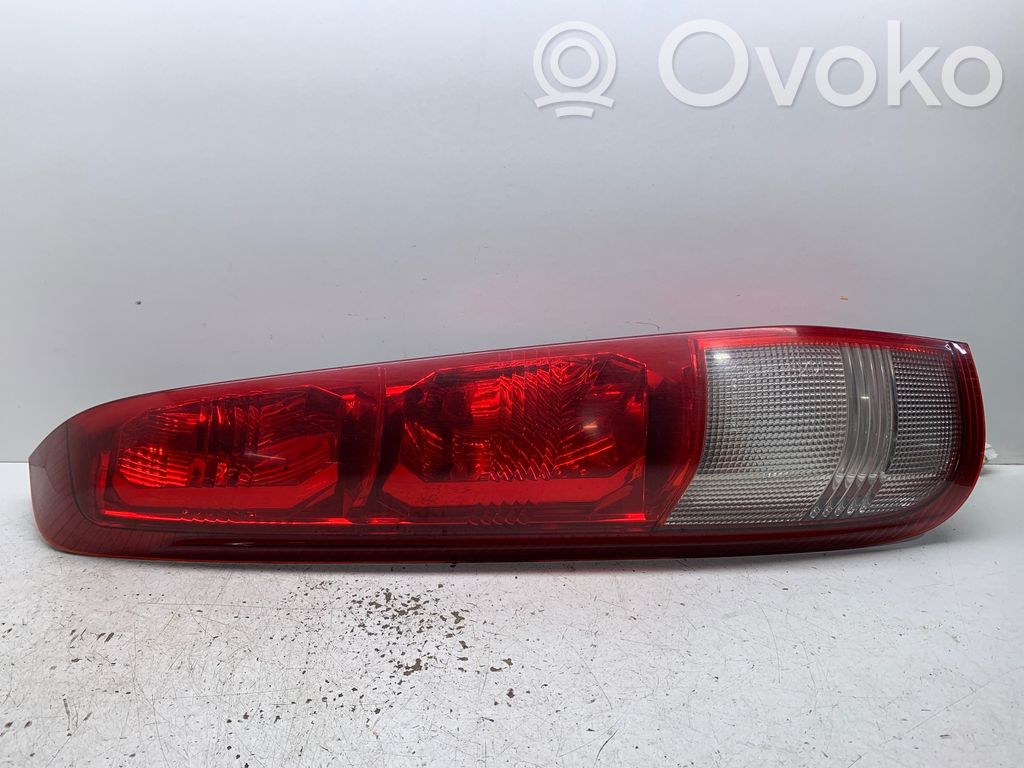 Nissan X-Trail T30 Rear/tail lights 