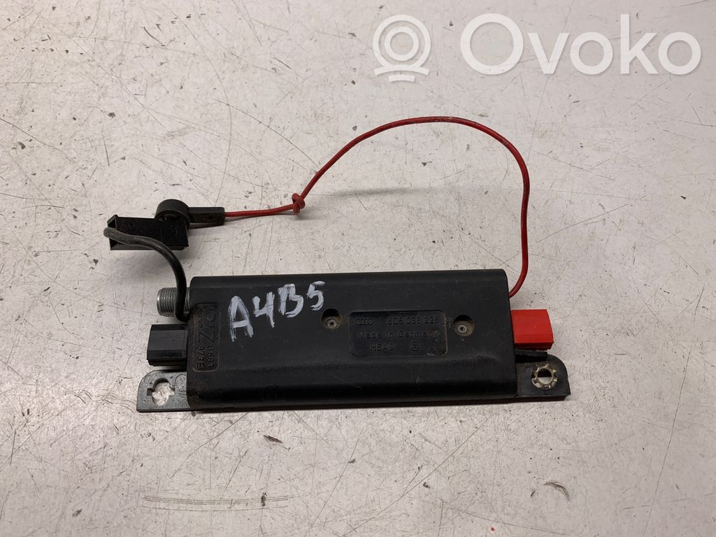 Audi A4 S4 B5 8D Antennin ohjainlaite 