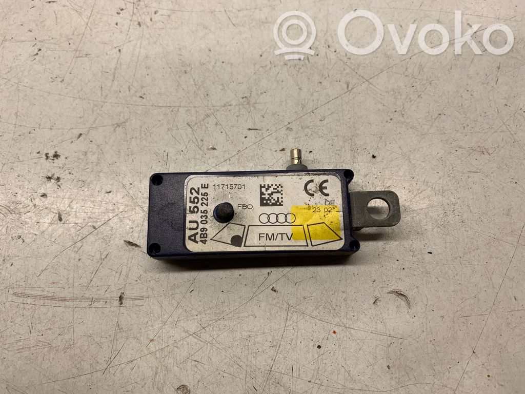 Audi A6 S6 C5 4B Pystyantennivahvistin 