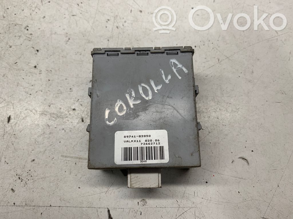 Toyota Corolla E120 E130 Door central lock control unit/module 