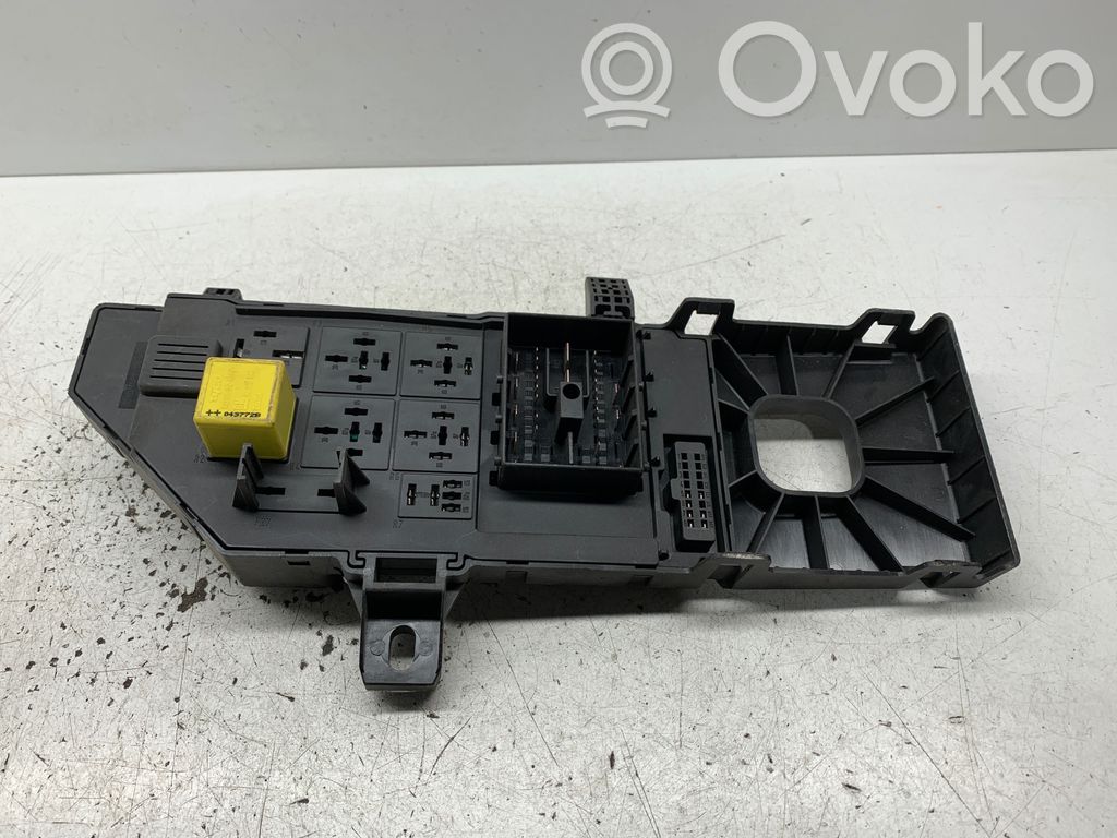 Opel Vectra C Fuse module 