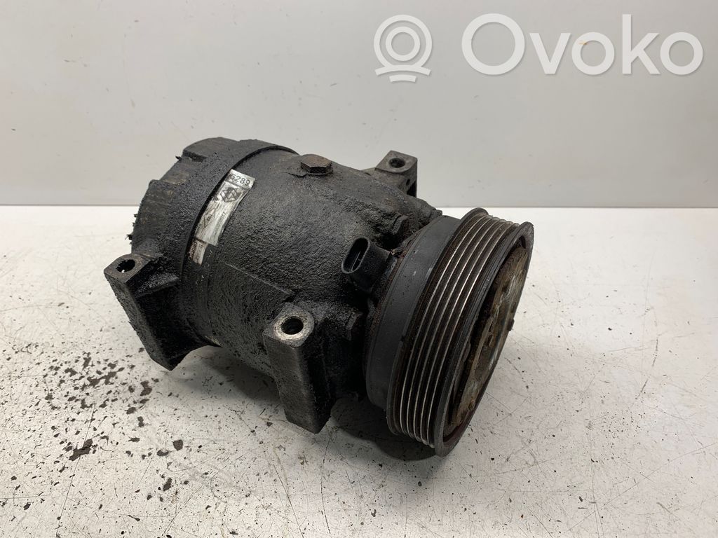 Renault Scenic I Air conditioning (A/C) compressor (pump) 