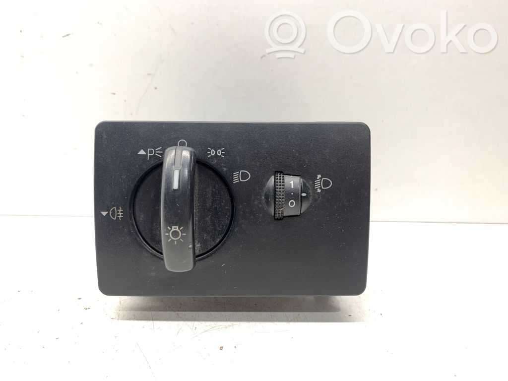 Interruptor de luz   4M5T13A024EA,04059710,060823B1