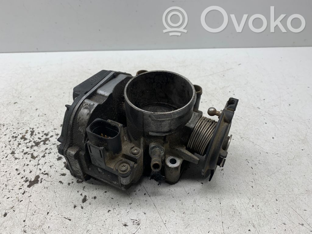 Audi A4 S4 B5 8D Drosselklappenventil 