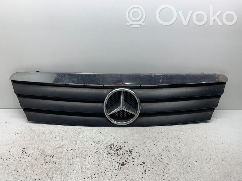 Mercedes-Benz A W168 Priekšējais režģis 