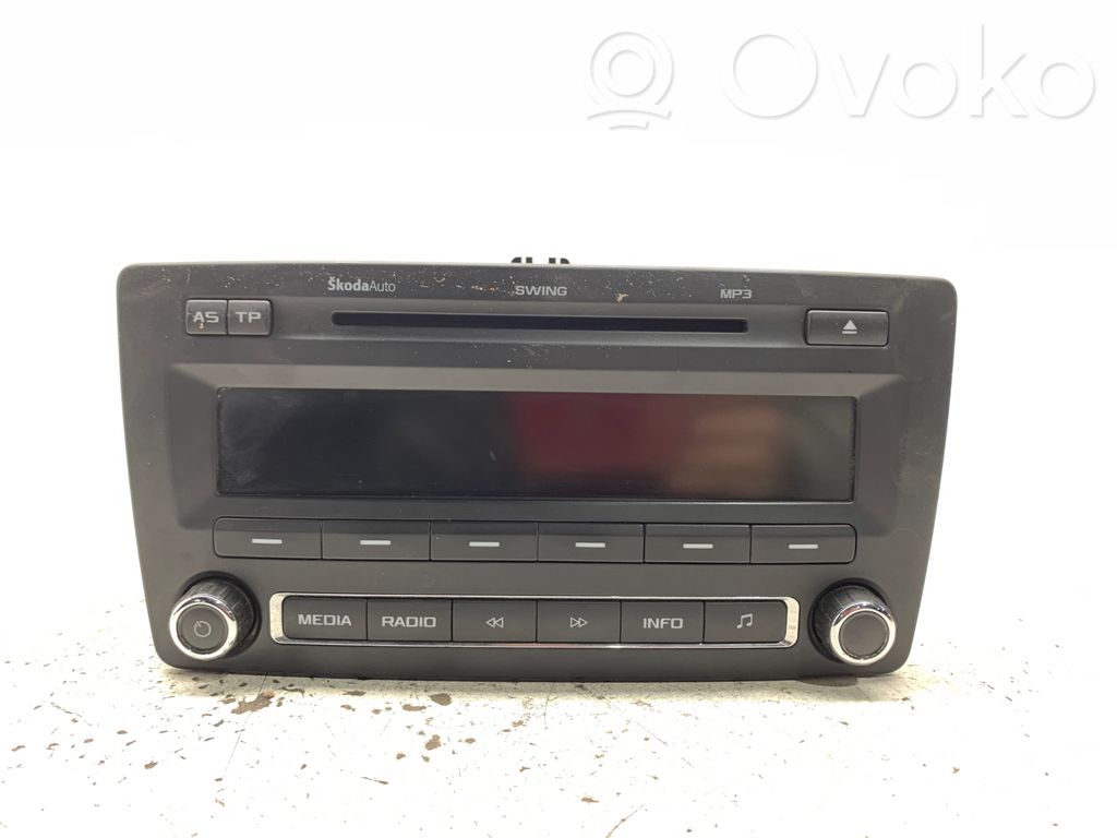 Skoda Octavia Mk2 (1Z) Panel / Radioodtwarzacz CD/DVD/GPS 