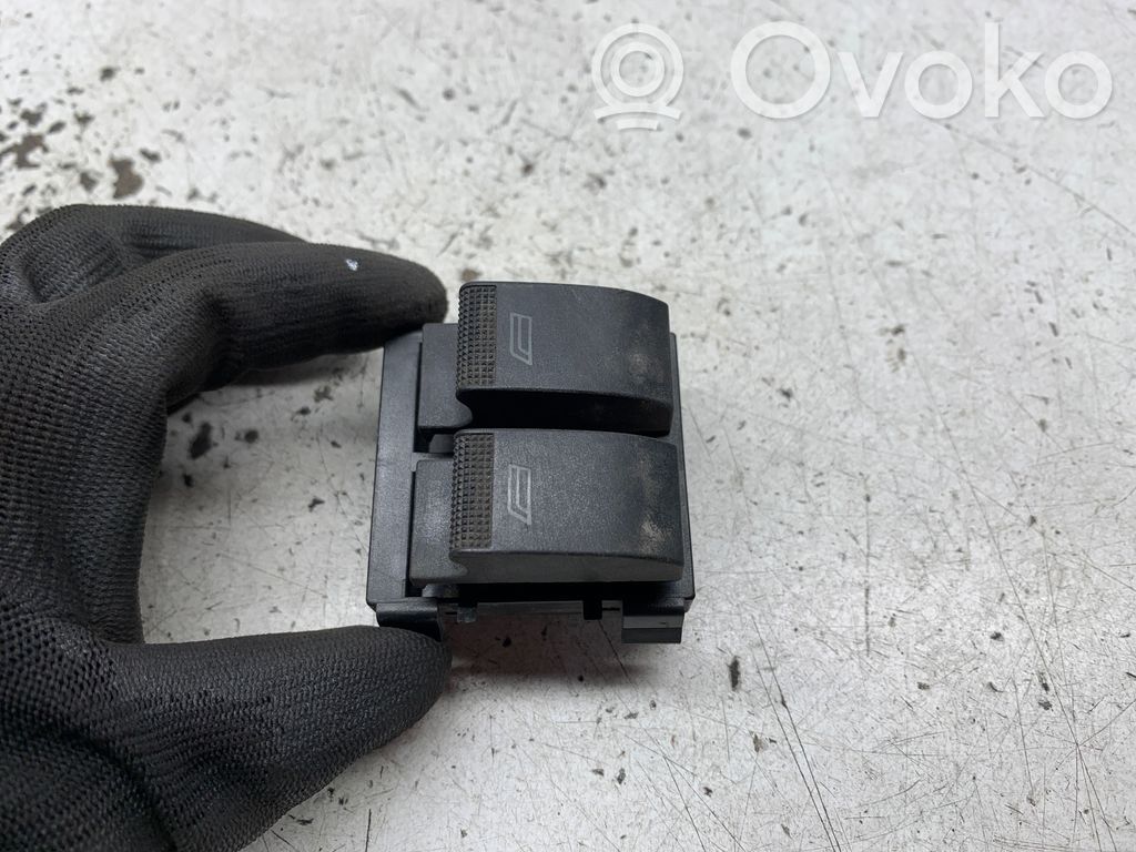 Audi A3 S3 8P Electric window control switch 
