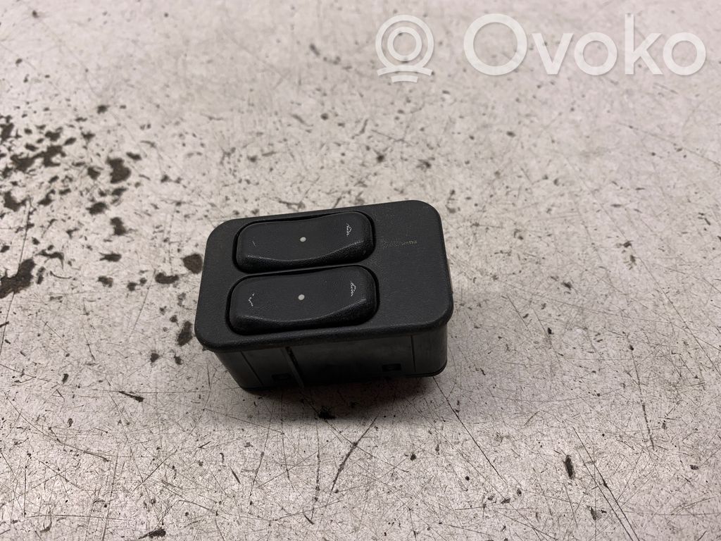 Opel Meriva A Включатель электрических окон 