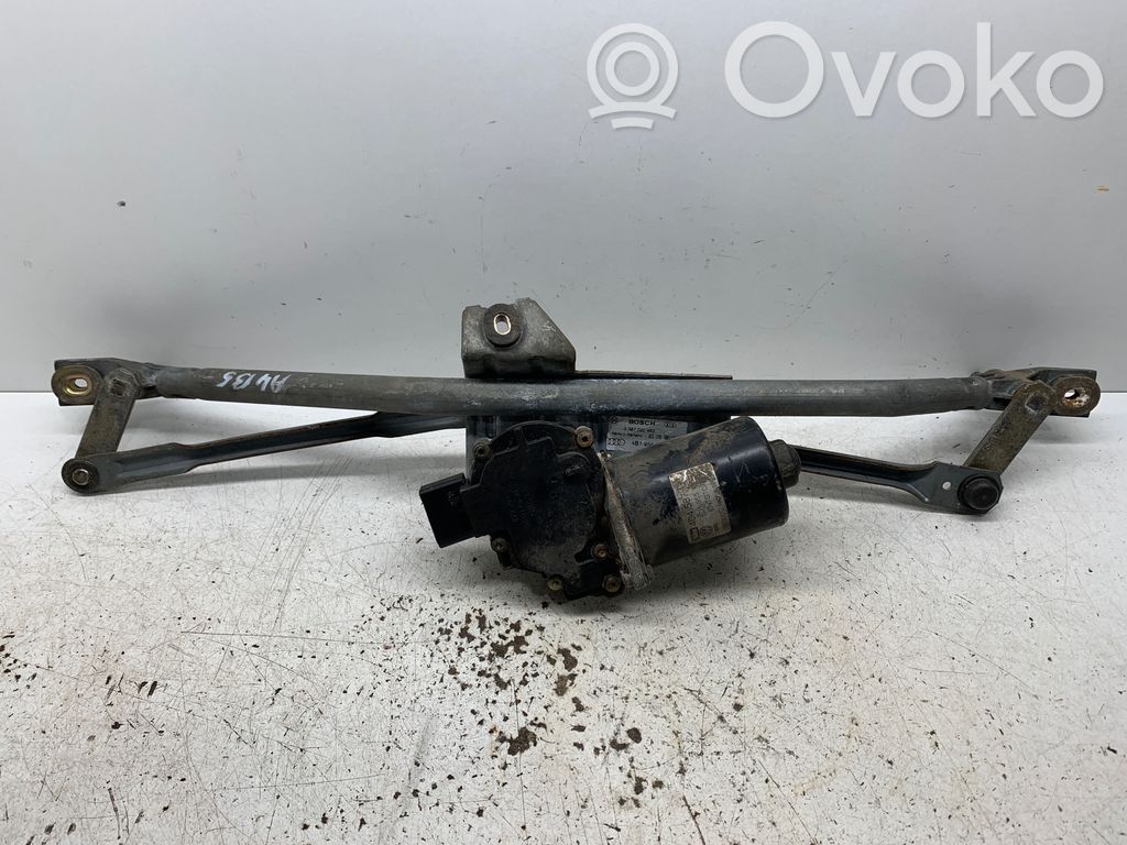 Audi A4 S4 B5 8D Motor y varillaje del limpiaparabrisas delantero 