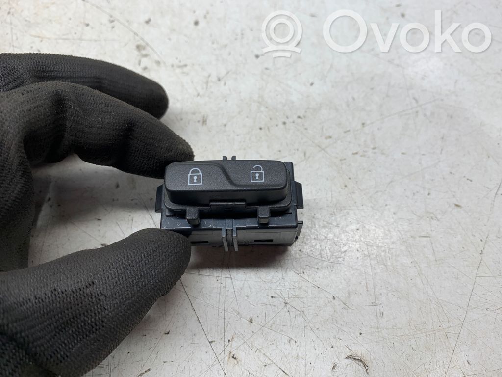 Volvo V70 Central locking switch button 