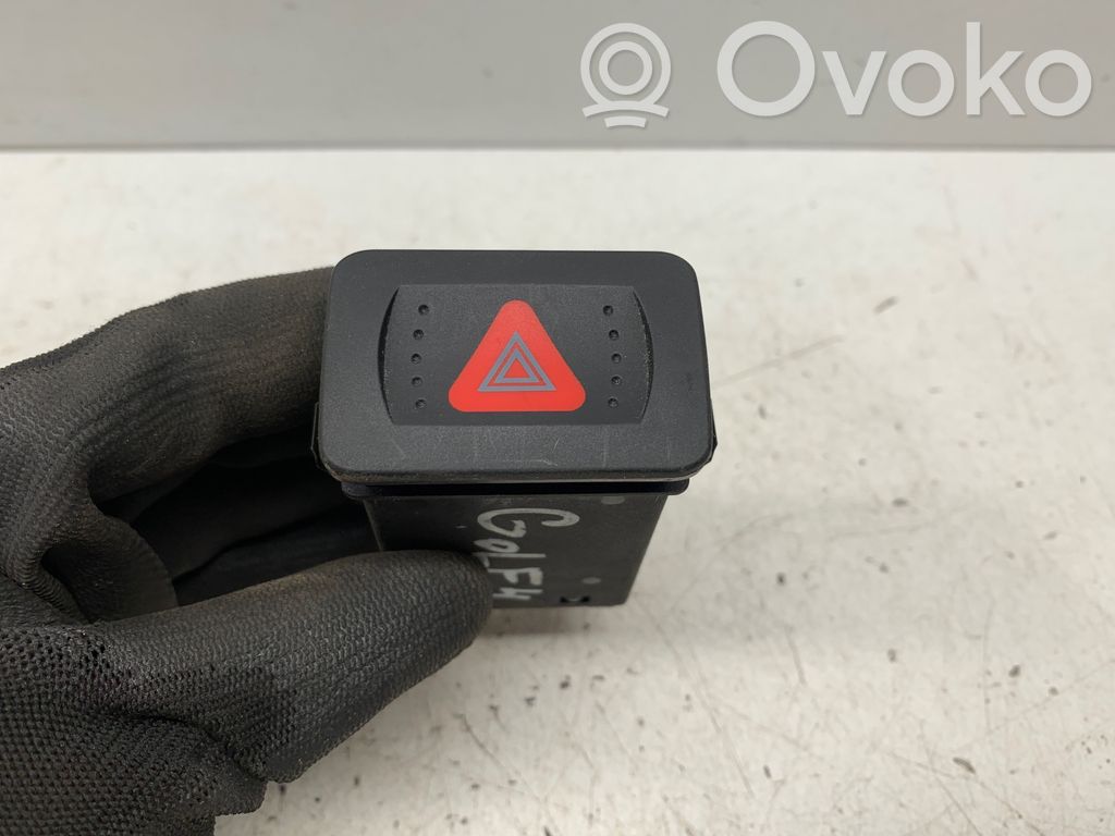 Volkswagen Golf IV Przycisk świateł awaryjnych 
