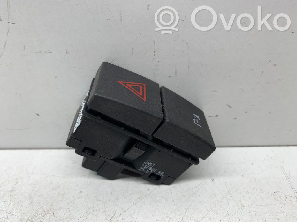 Ford Focus C-MAX Hazard light switch 