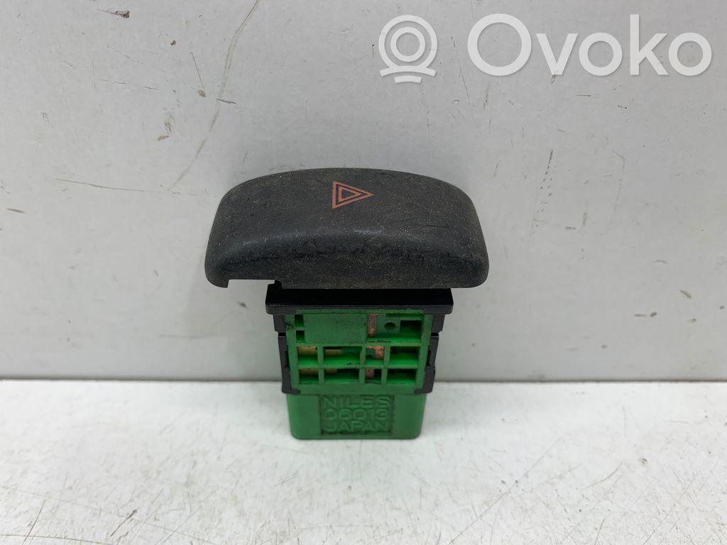 Mitsubishi Galant Botón interruptor de luz de peligro 