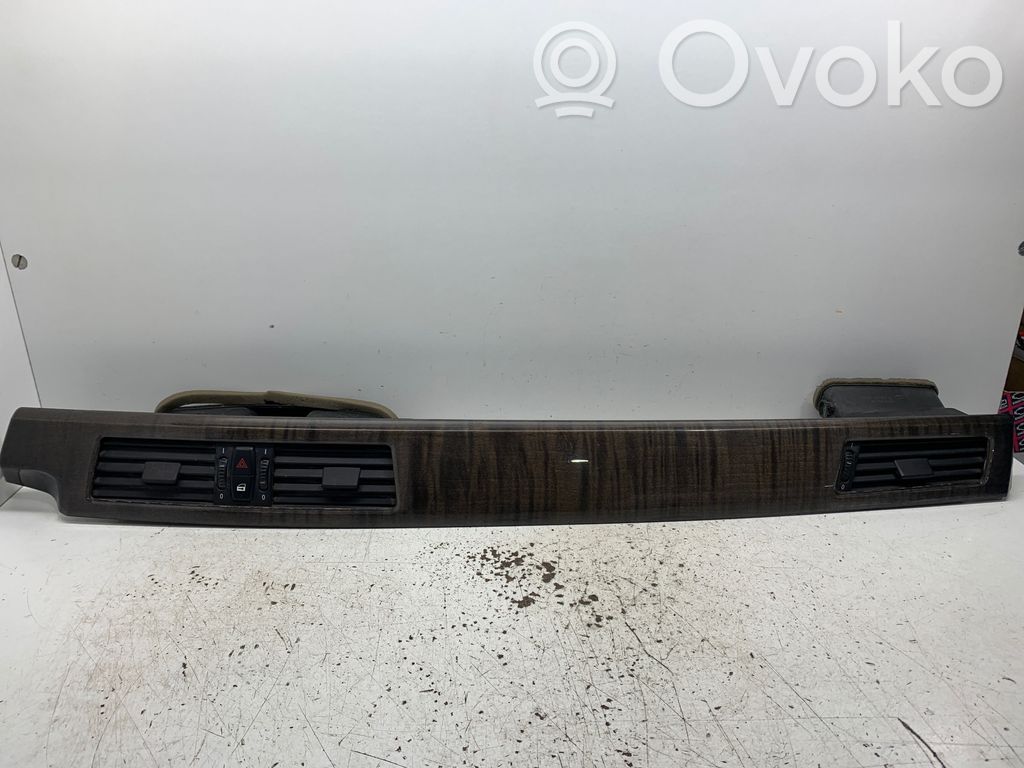 BMW 5 E60 E61 Centrinės oro grotelės 