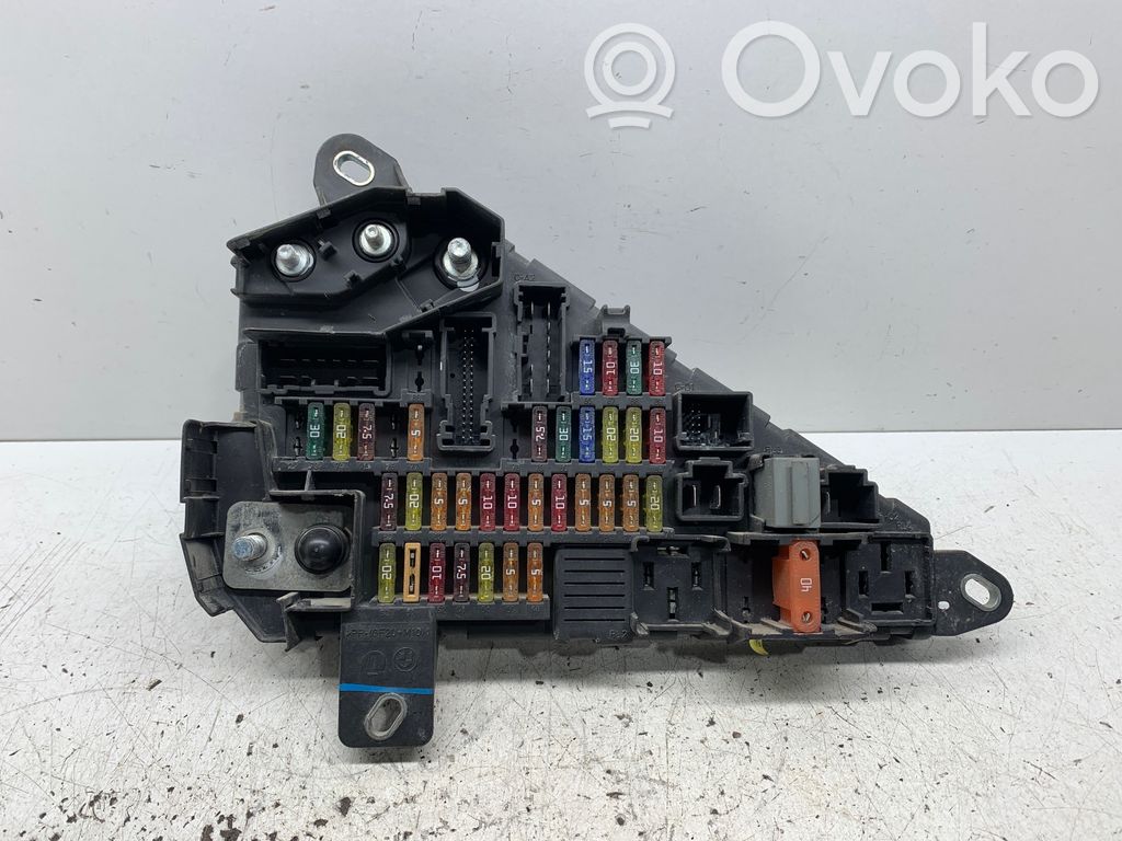 BMW 5 E60 E61 Fuse module 