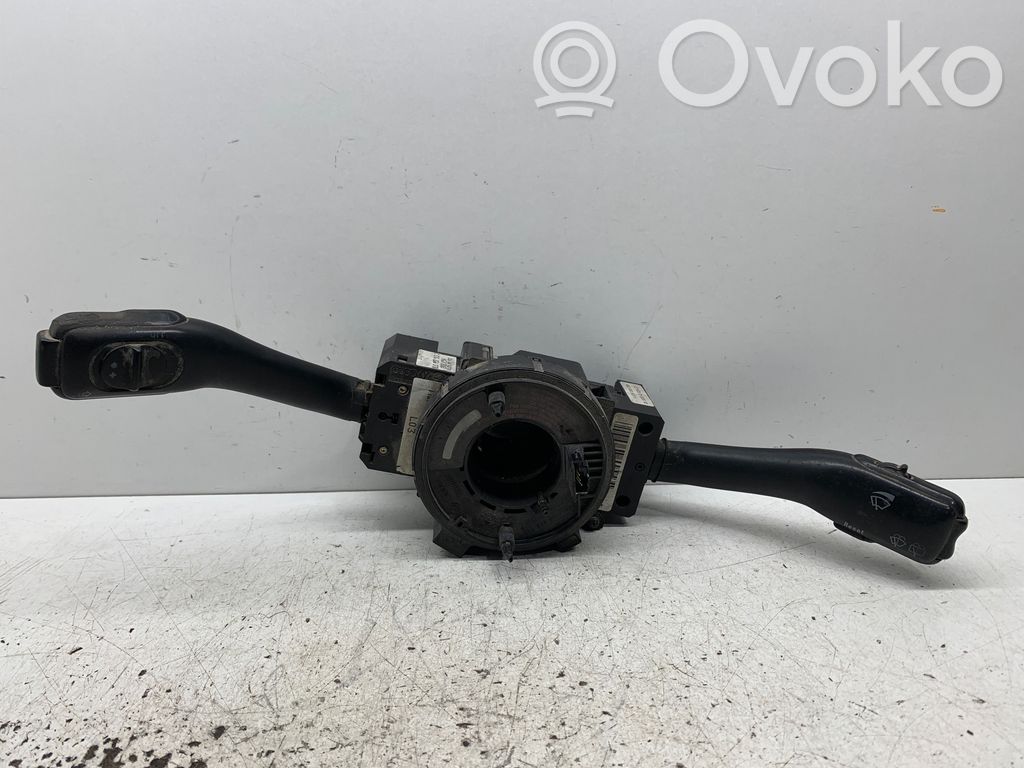 Volkswagen PASSAT B5 Interruptor/palanca de limpiador de luz de giro 