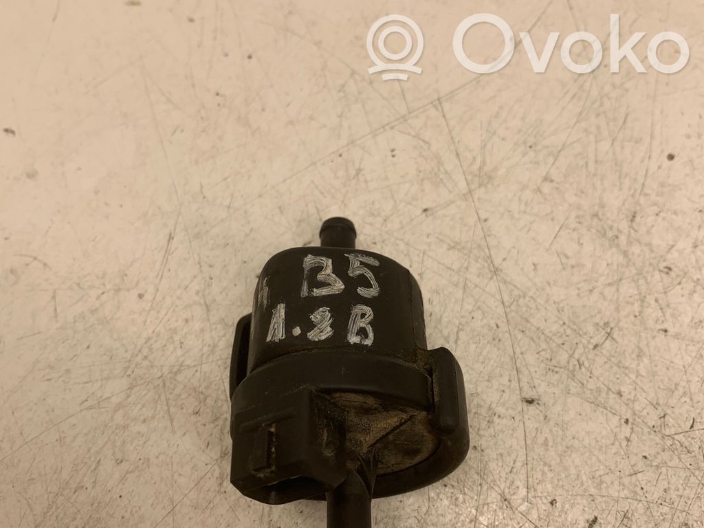 Audi A4 S4 B5 8D Válvula de vacío (Usadas) 
