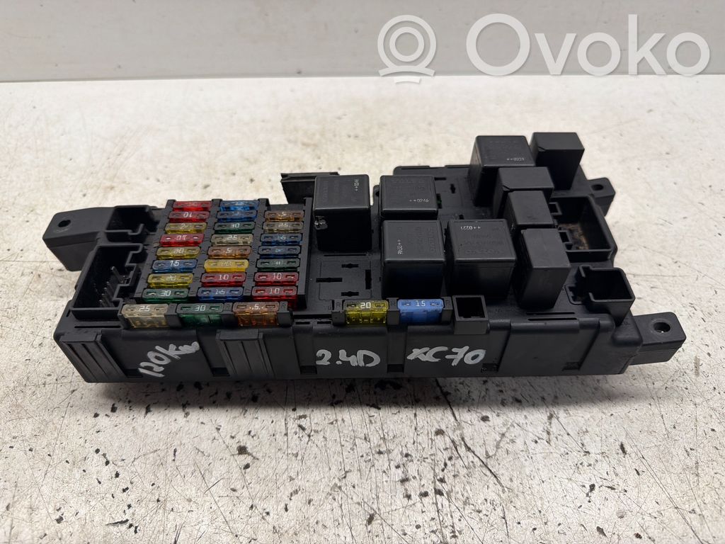 Volvo XC70 Fuse module 