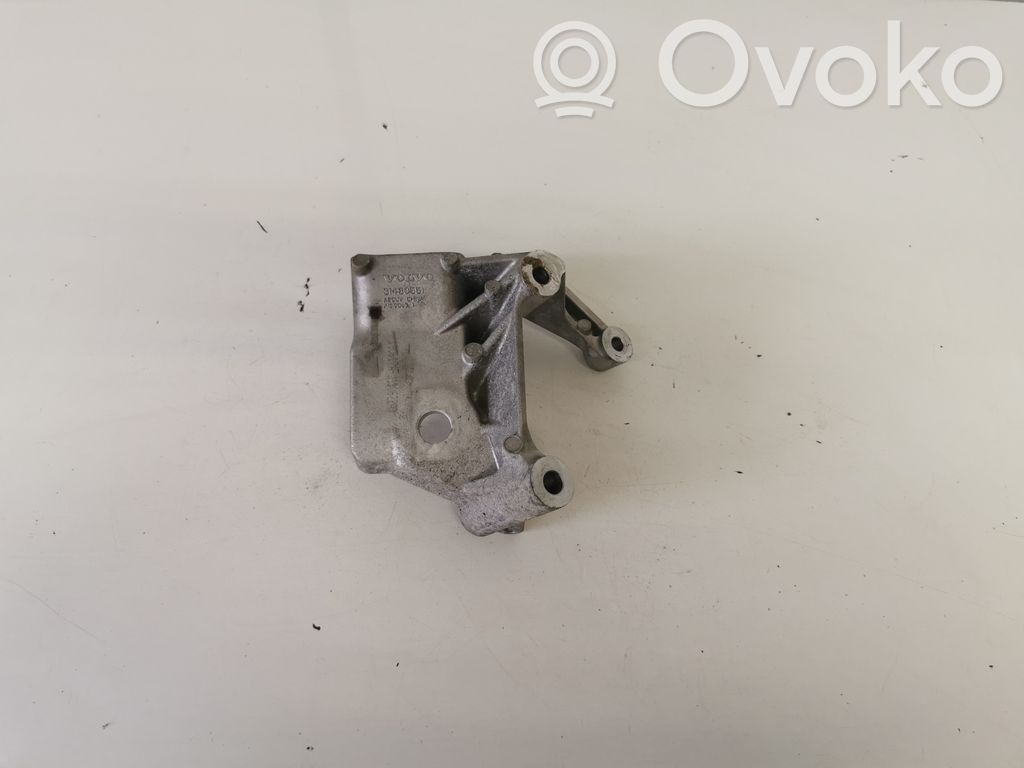 Volvo XC60 Engine mounting bracket 
