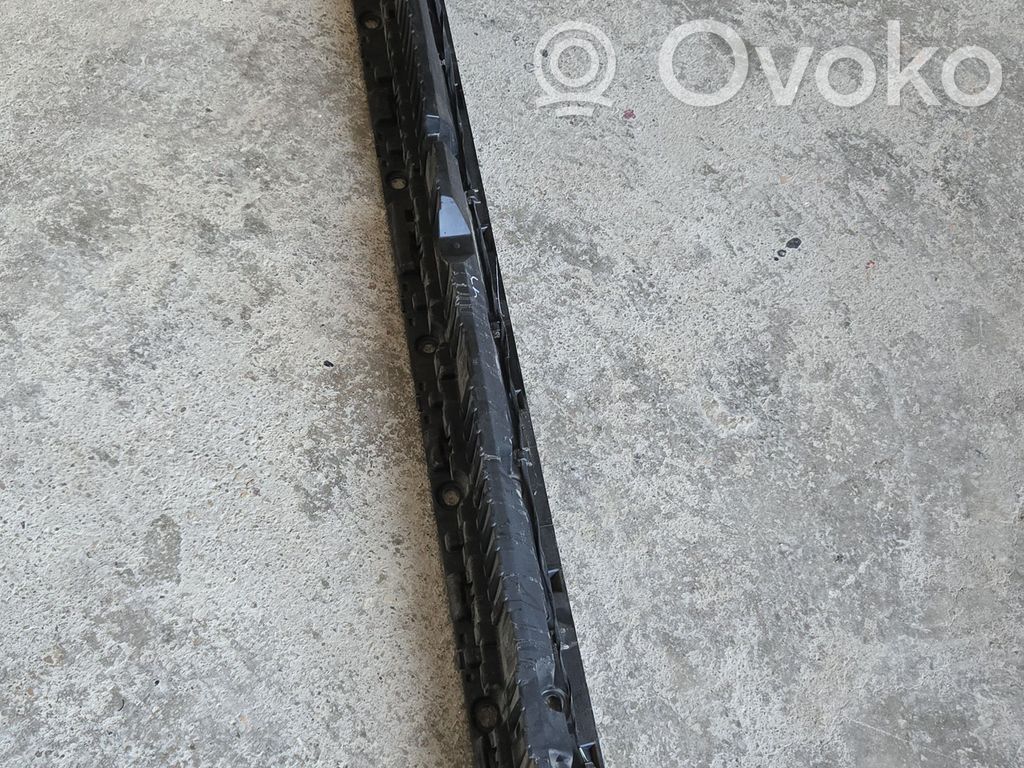 BMW X7 G07 Ślizg listwy progowej 