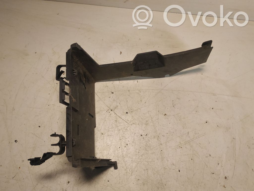 Volvo V50 Battery tray heat shield 