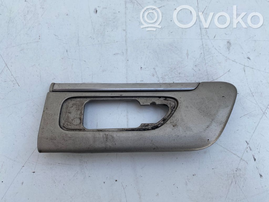 Volvo S80 Mască aripă față (turnată) 