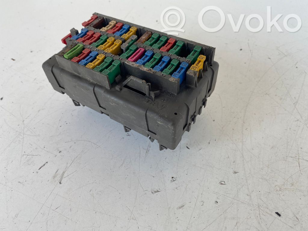 Peugeot 806 Fuse module 