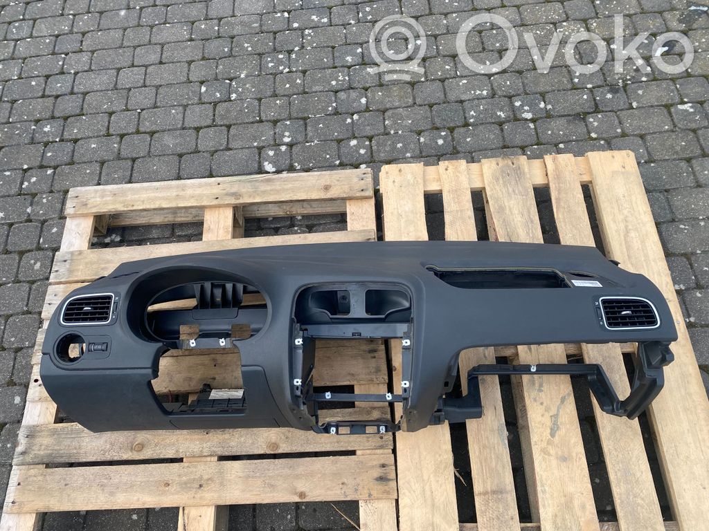 Volkswagen Polo V 6R Deska rozdzielcza 