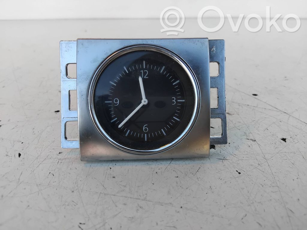Volkswagen PASSAT B7 Clock 
