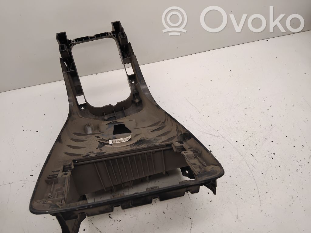 Volvo V60 Centrinė konsolė 