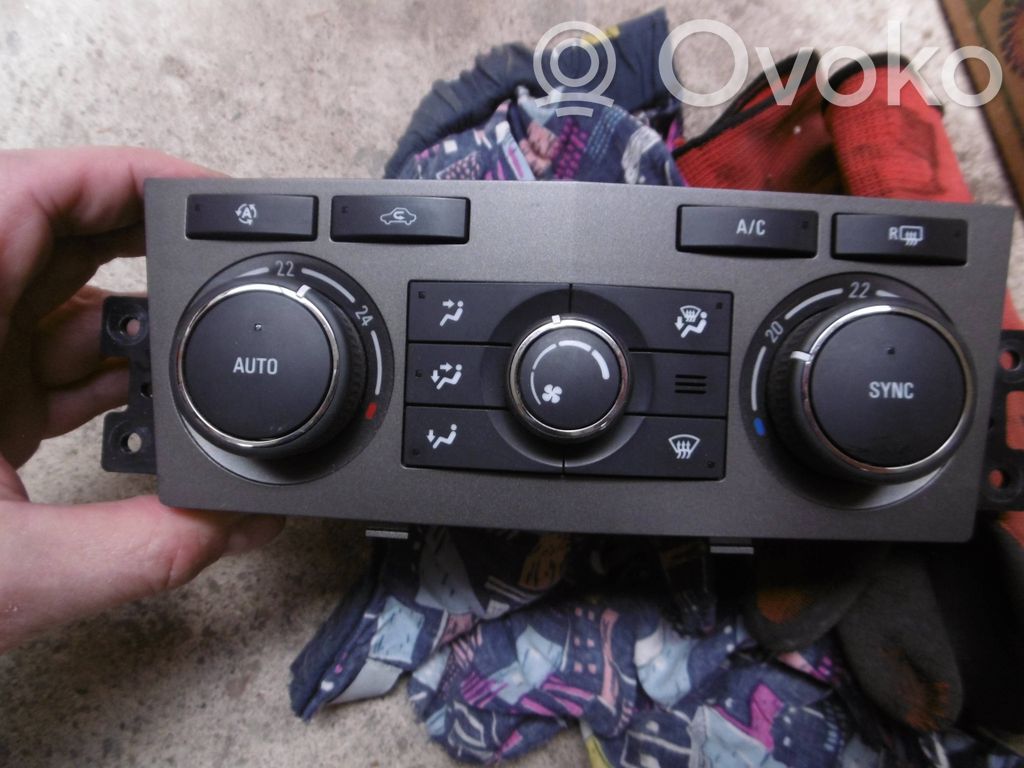 Opel Antara Climate control unit 