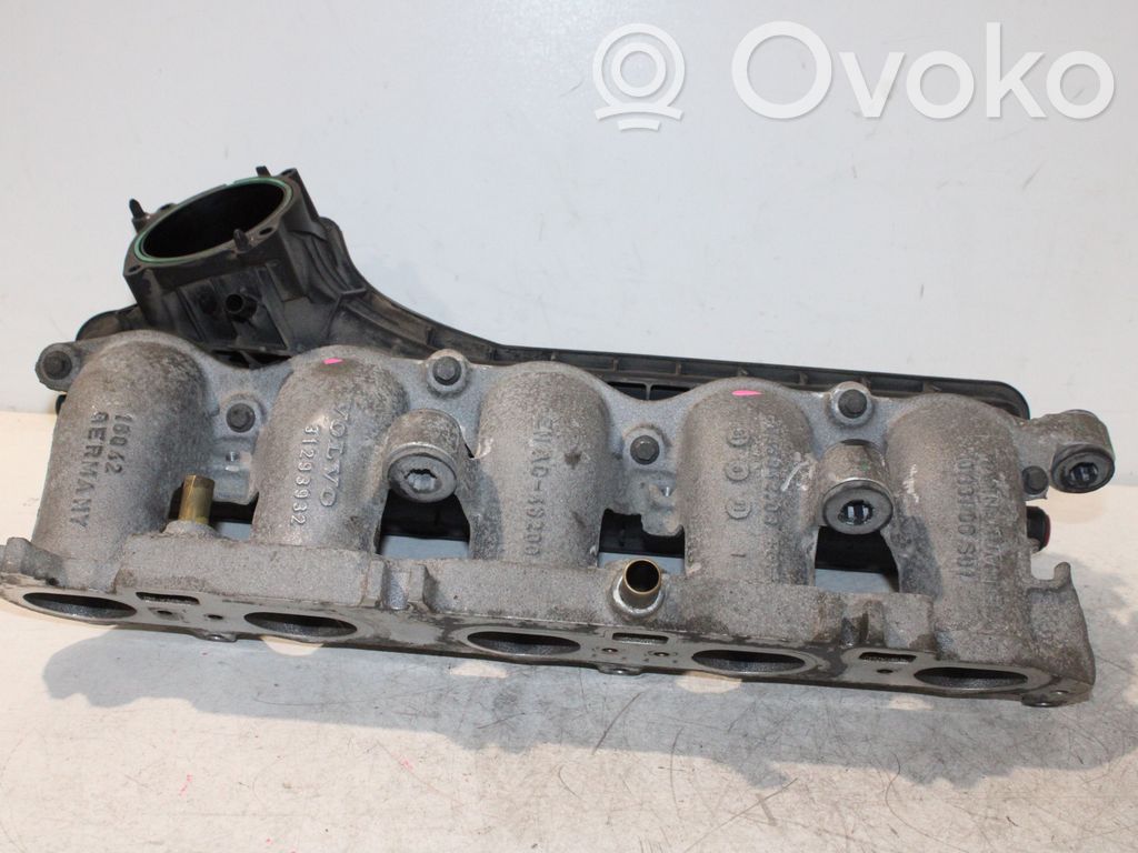 Volvo C30 Colector de admisión 