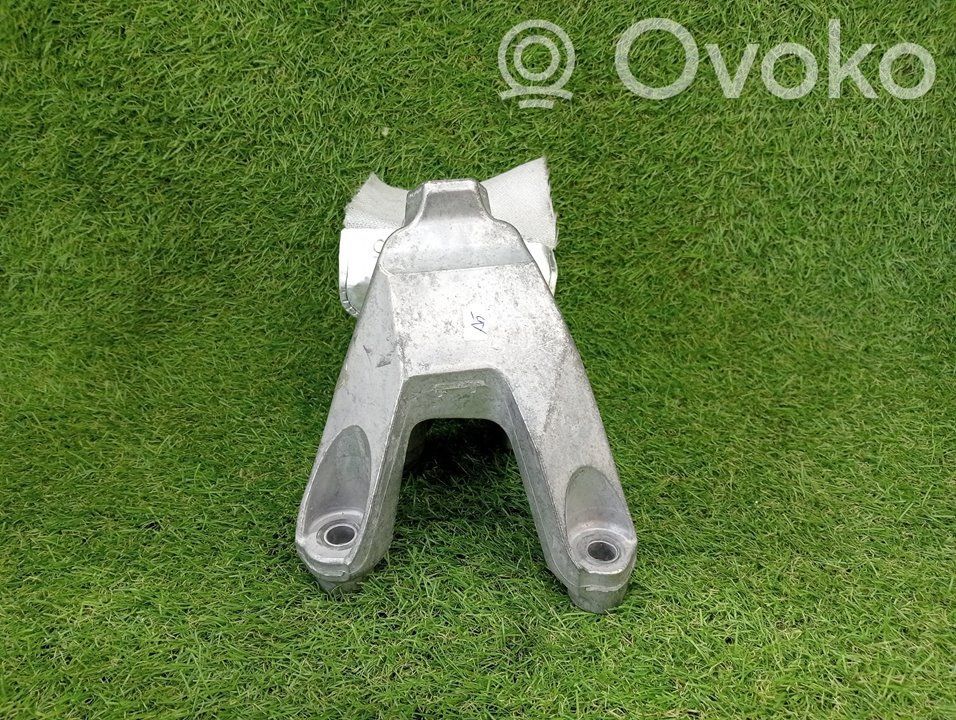 Engine mount bracket   8W0199307H