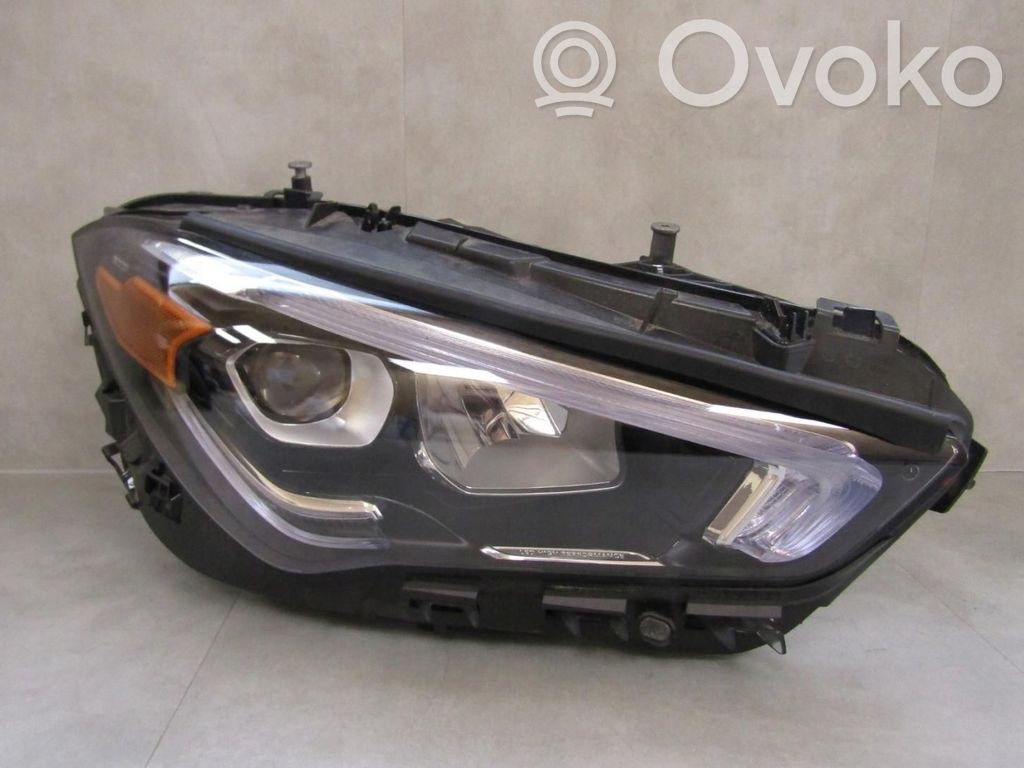 Mercedes-Benz CLA C118 X118 Lampa przednia 