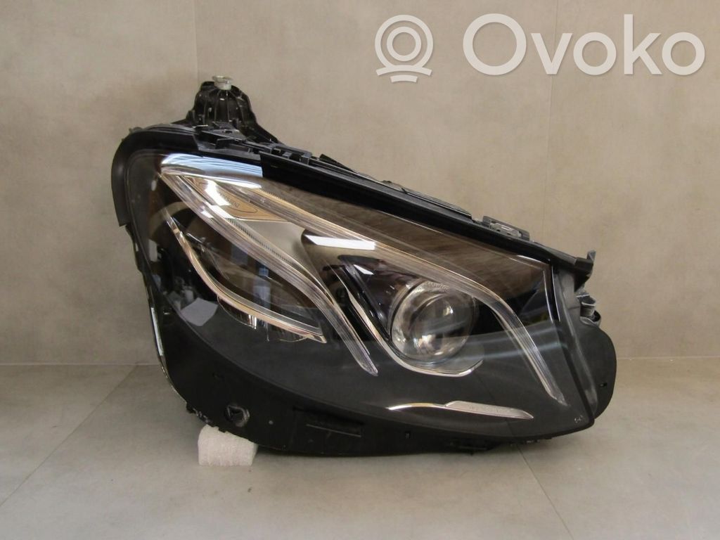 Mercedes-Benz E W213 Phare frontale 