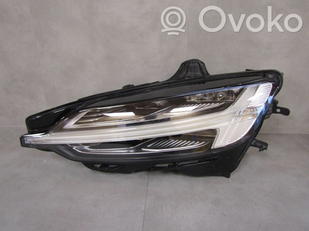 Volvo V60 Priekinis žibintas 